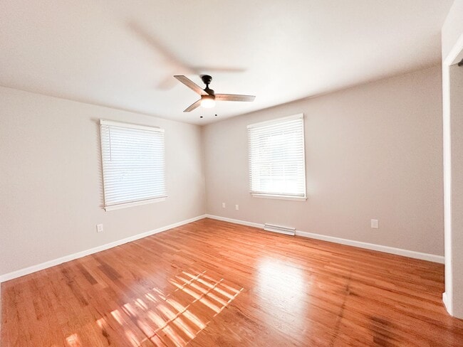 Building Photo - 4 bed/ 2 bath Single-Family Home