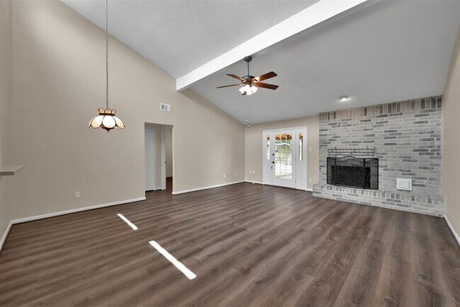 Building Photo - 2407 Summer Spring Dr