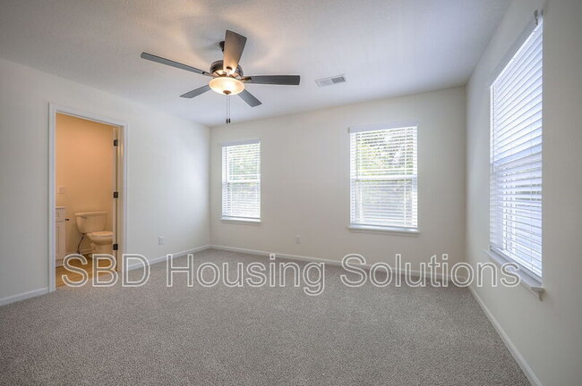 Building Photo - 9015 E 85th Pl