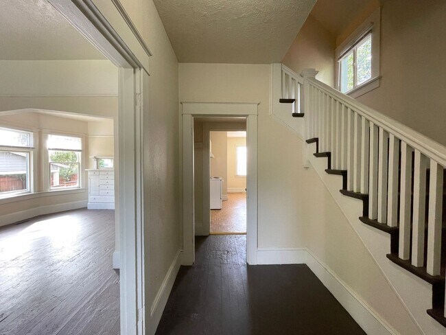 Building Photo - 4507 N Gantenbein Ave
