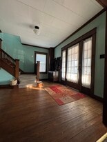 Building Photo - 409 E 1st St