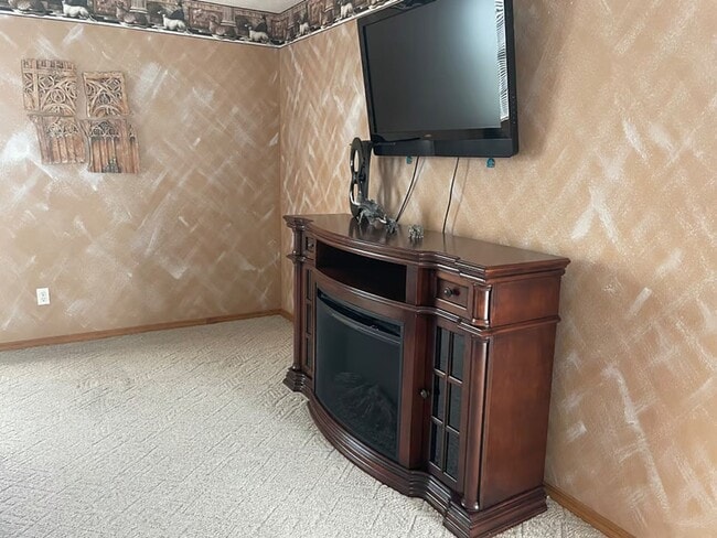 Building Photo - 3 bedroom 2 bath in Rogers, ALL UTILITIES ...