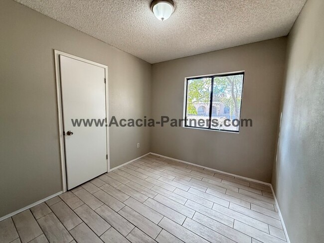 Building Photo - Four Bedroom Home Located in East Tucson Neighborhood