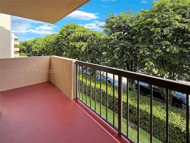 Building Photo - 995 SW 84th Ave