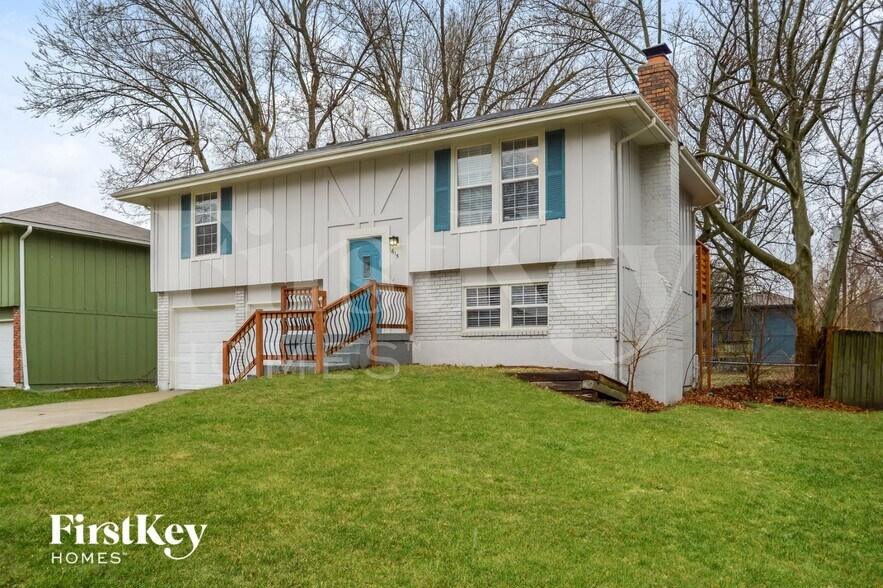 Building Photo - 615 N Pine St