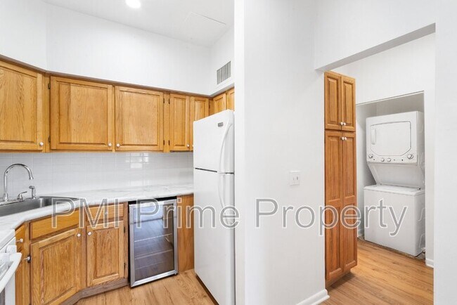 Building Photo - 92 E Blackwell St