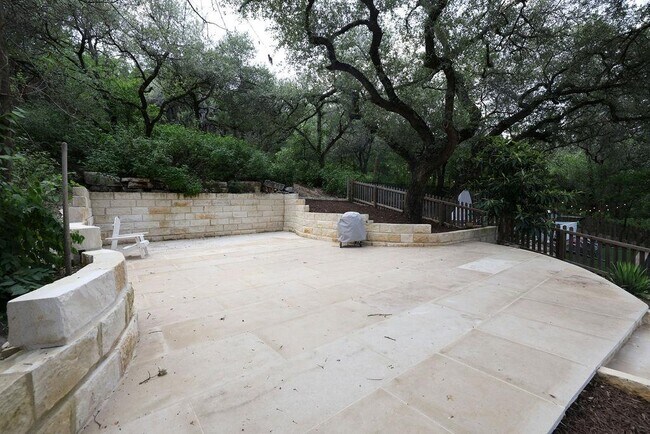 Building Photo - 7320 Cave Hollow Dr