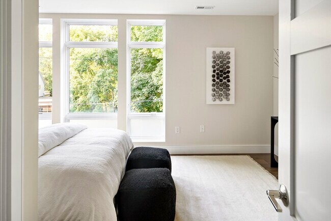 Building Photo - 20 Kinmonth Rd