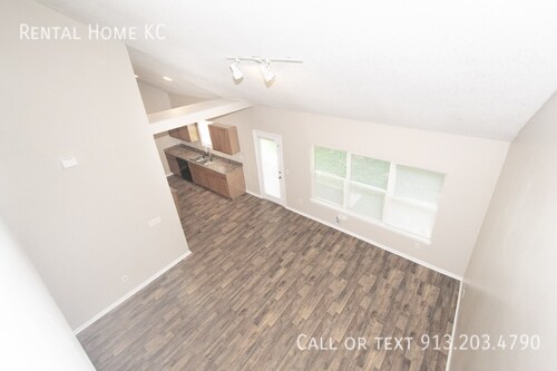 Building Photo - 1933 N 80th Ct