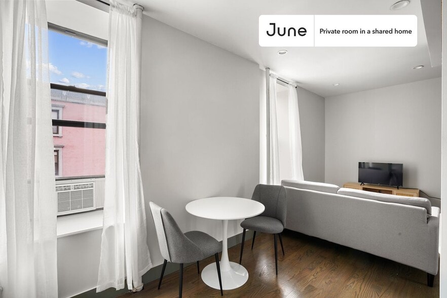 Building Photo - Room in Shared 2 bed/1 bath home