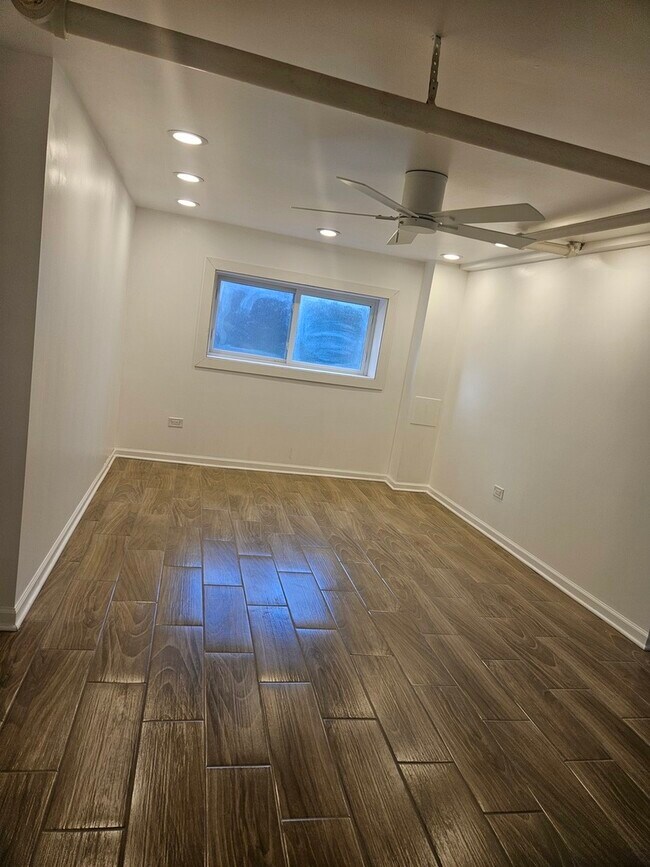 Building Photo - 4839 N Lawndale Ave