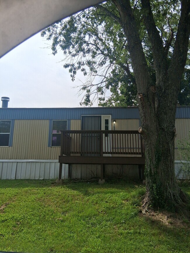 Building Photo - 252 Golden Crest Dr