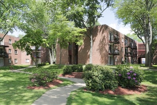 Building Photo - Welshwood Apartments
