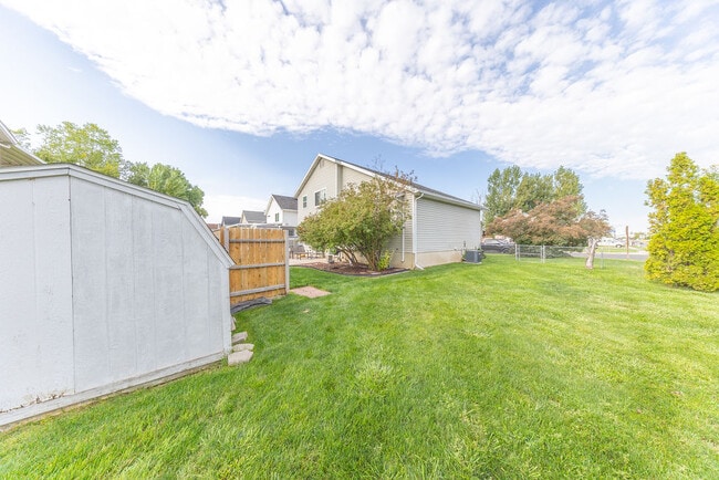 Building Photo - 5508 S 4225 W