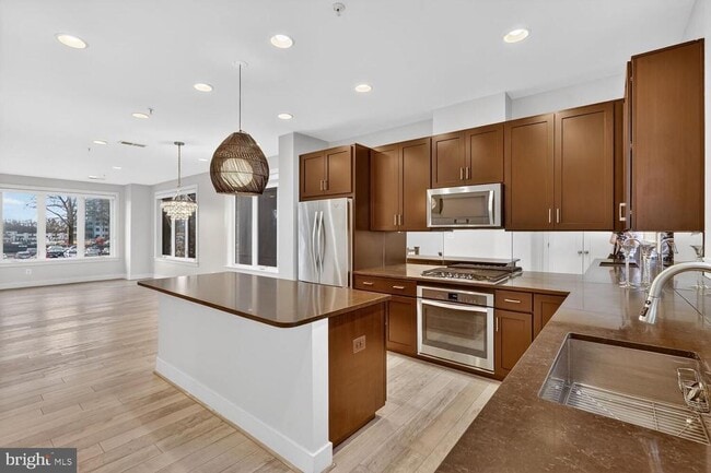 Building Photo - 10425 Fernwood Rd