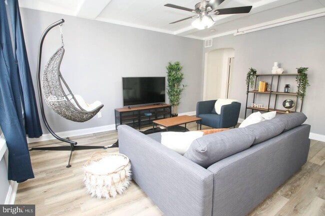 Building Photo - 44-46 S 3rd St