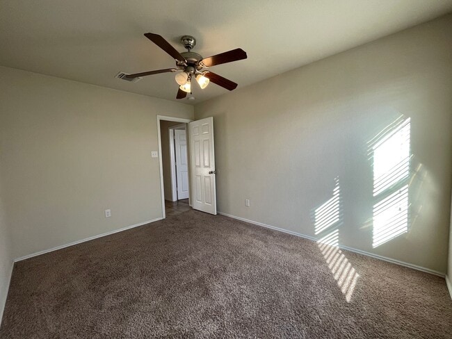 Building Photo - 705 Rebecca Lynn Ln