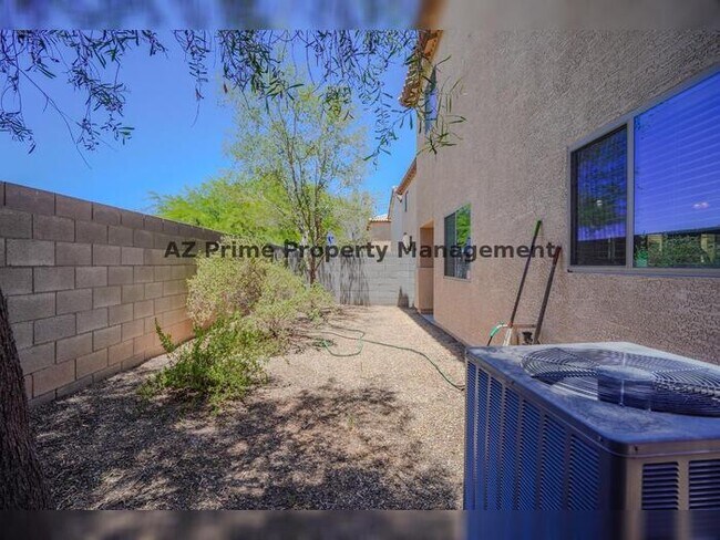 Building Photo - 10225 W Camelback Rd