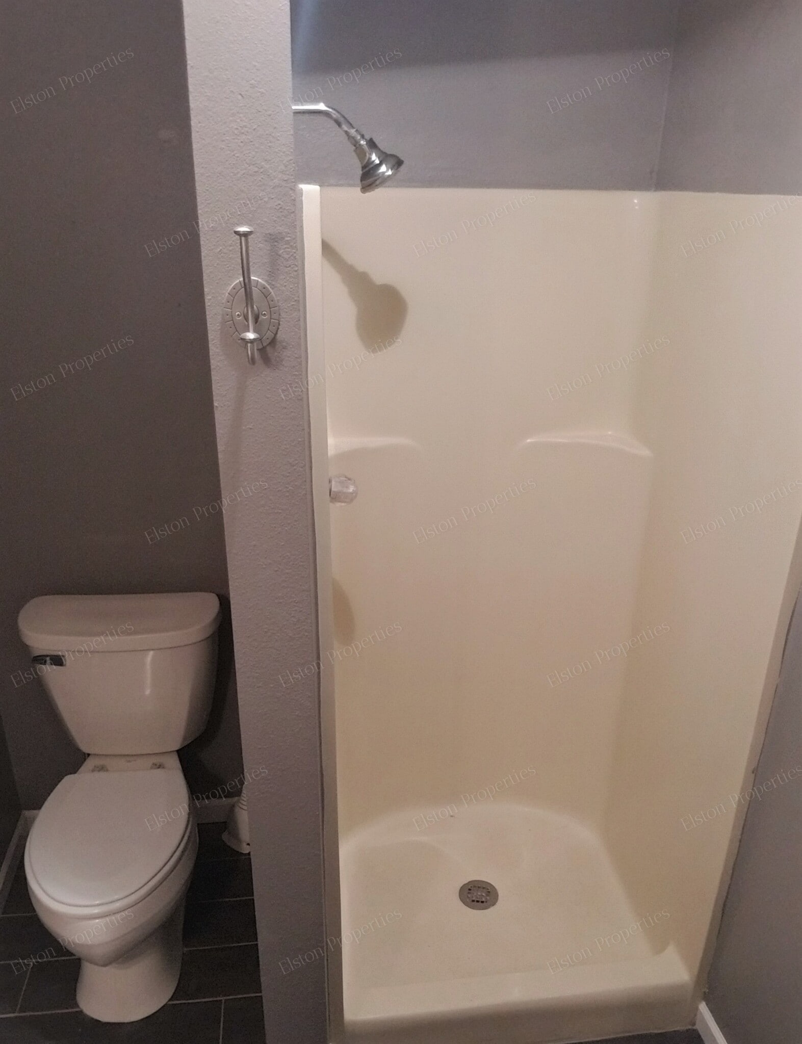 Building Photo - 804B S Okaw