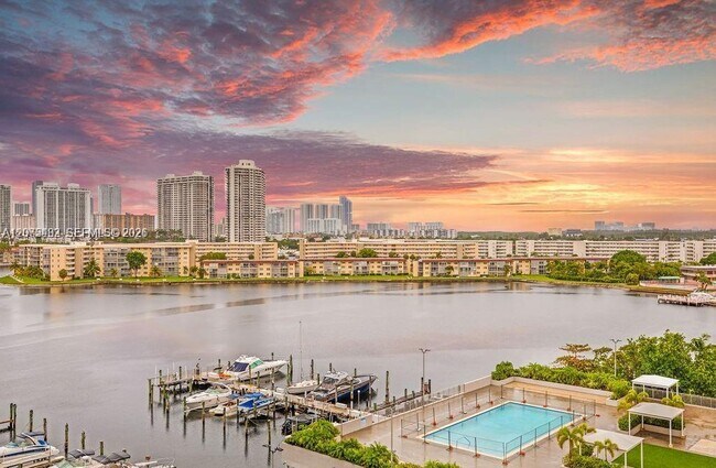 Building Photo - 18021 Biscayne Blvd
