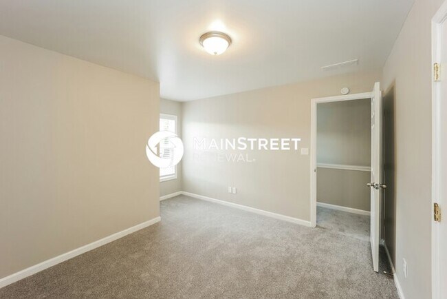 Building Photo - 3 Bedroom Pet-Friendly Home in Atlanta, GA with Main Street Renewal