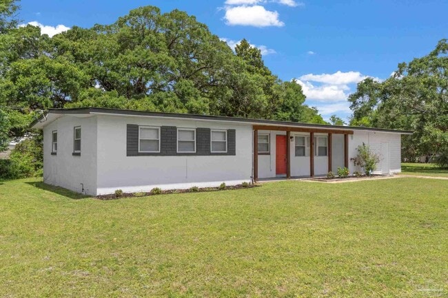 Building Photo - 8 Goodman Ln