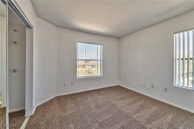 Building Photo - 45 Maleena Mesa St