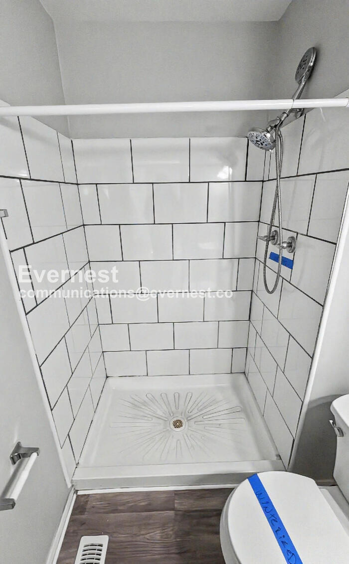 Building Photo - 2380 Grassland Dr