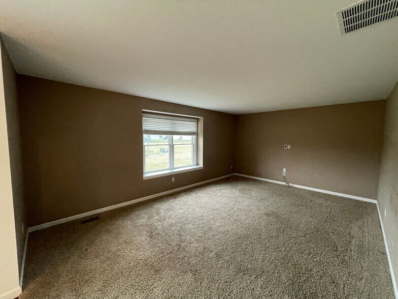 Building Photo - 2727 Stonecrop Road