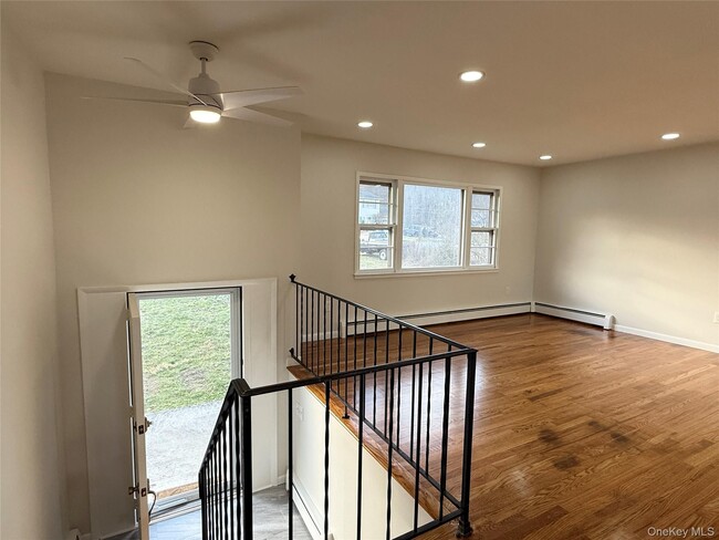 Building Photo - 16 Highview Dr