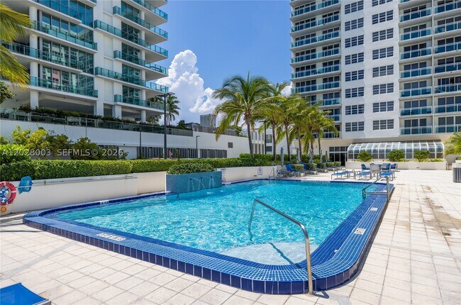 Building Photo - 6917 Collins Ave