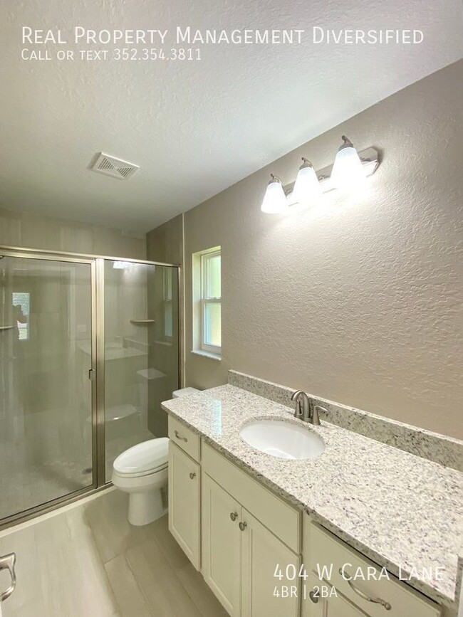 Building Photo - 404 W Cara Ln
