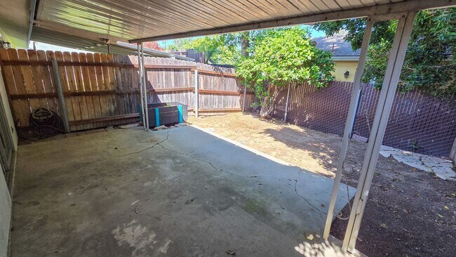 Building Photo - w510