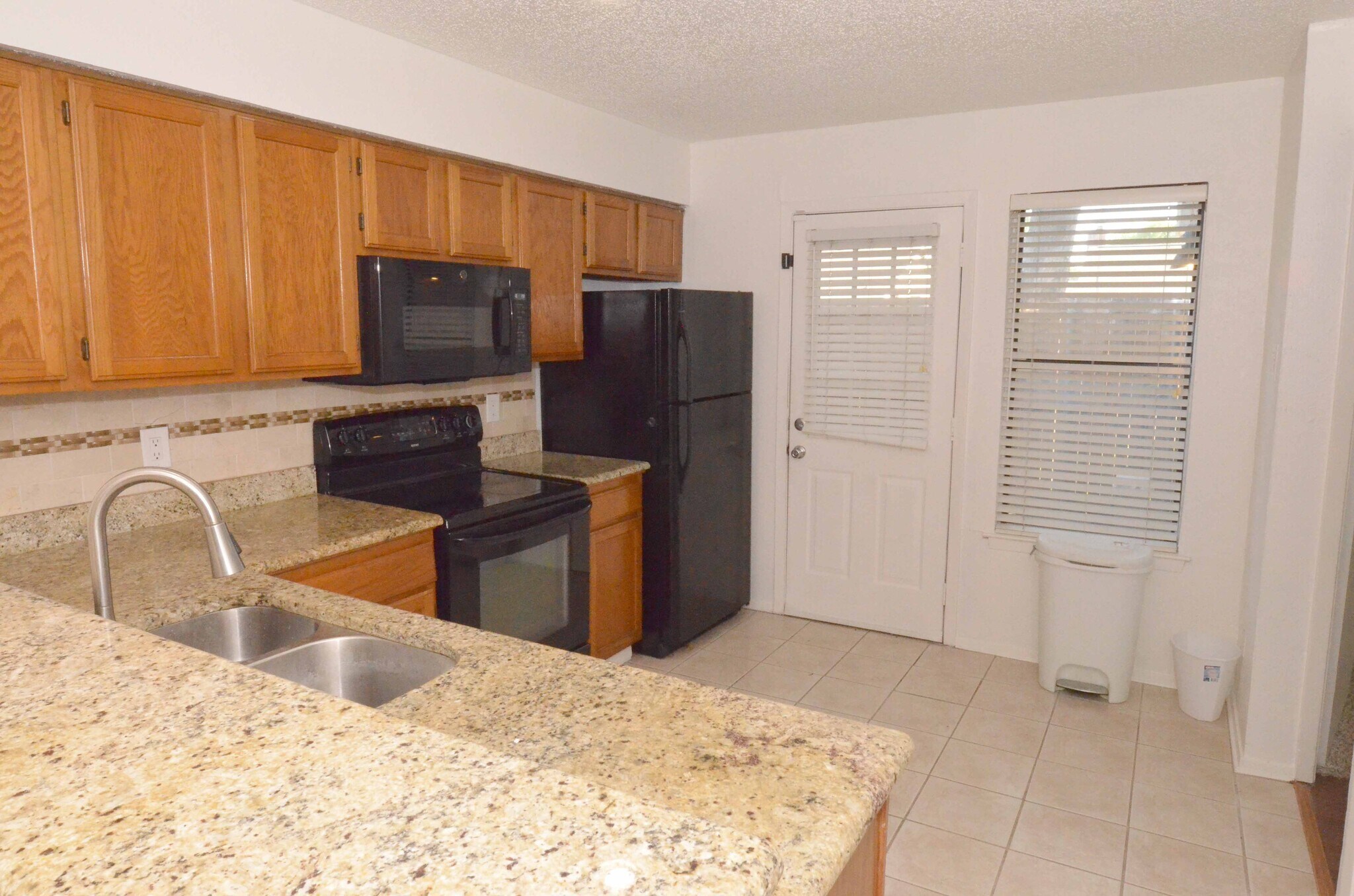 Building Photo - 1801 W Spring Creek Pky