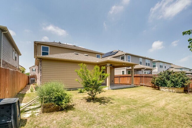 Building Photo - 516 Ayinger Ln