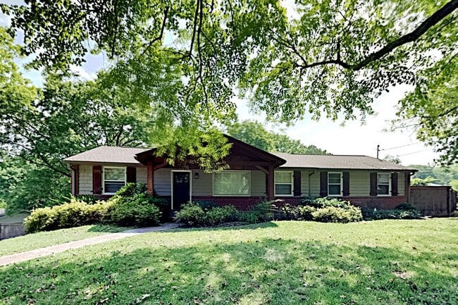 Primary Photo - 534 Whispering Hills Dr