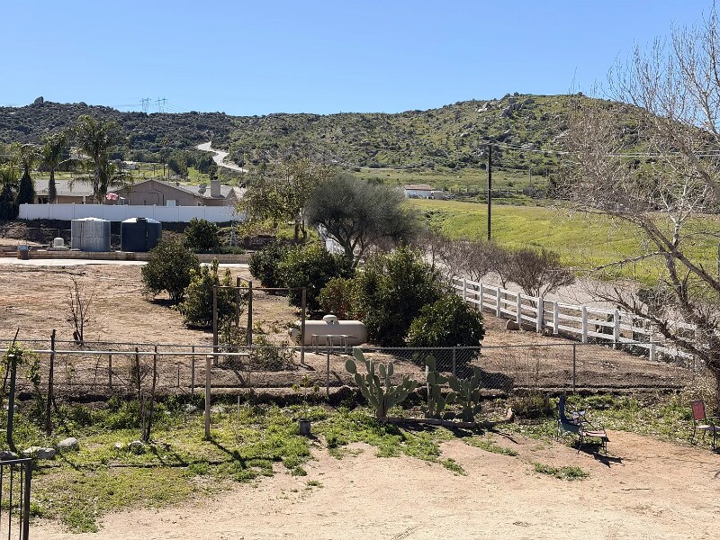 Building Photo - 21910 Hansen Ave