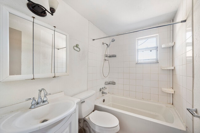 Building Photo - 4719 Blossom Dr