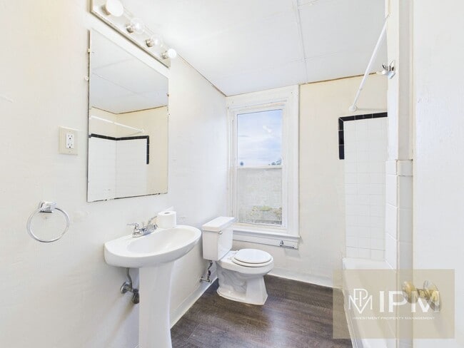 Building Photo - 595 Madison Ave