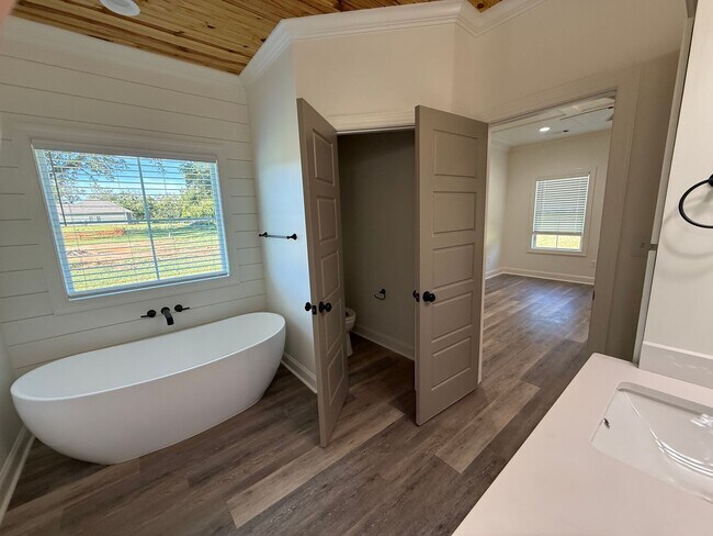 Building Photo - 118 Fawn Ct