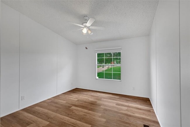 Building Photo - 7012 Bronco Ct