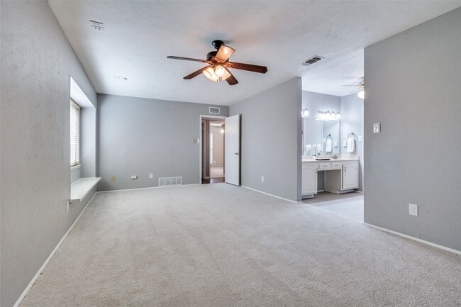 Building Photo - 4552 Fremont Ln