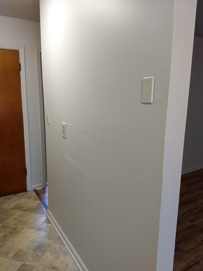 Building Photo - 4801 Saddlebrook Ln