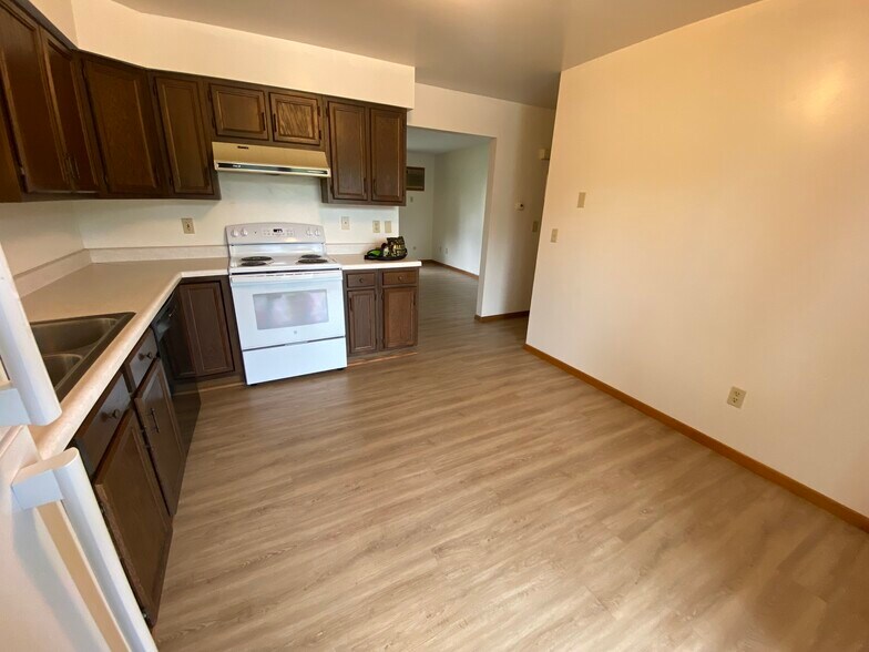 Building Photo - 521 Kerry Dr