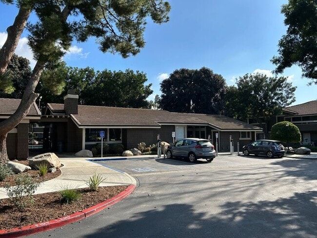 Building Photo - GREAT 1BD 1BA CONDO FOR LEASE!