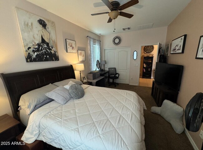 Building Photo - 40571 W Park Hill Dr