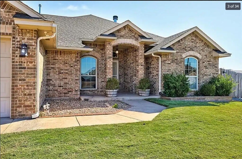 Building Photo - 3300 Marilyn Dr