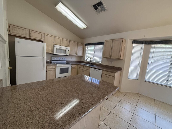 Building Photo - 3913 W Morelos St