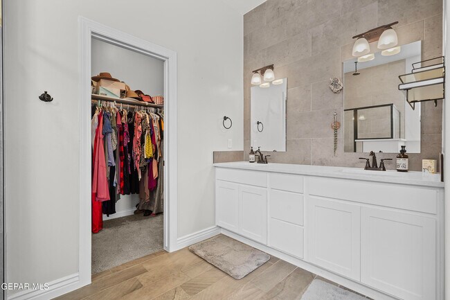 Building Photo - 13401 Carterton Ave