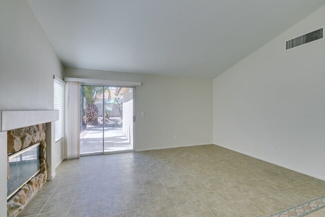 Building Photo - Cozy 3 bedroom single story house in Green Valley